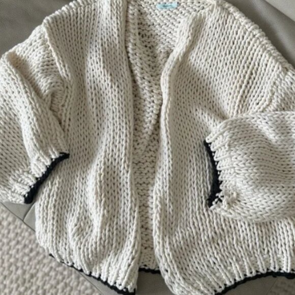 MAI AMI Handmade White & Black Chunky Knit Open Cardigan Sweater